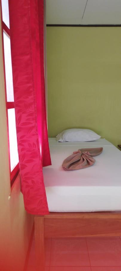 Cabinas Smith Cahuita Bagian luar foto