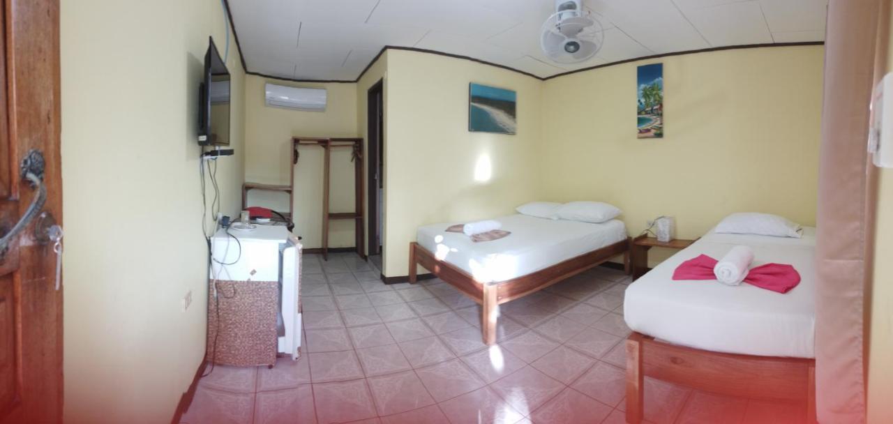 Cabinas Smith Cahuita Bagian luar foto