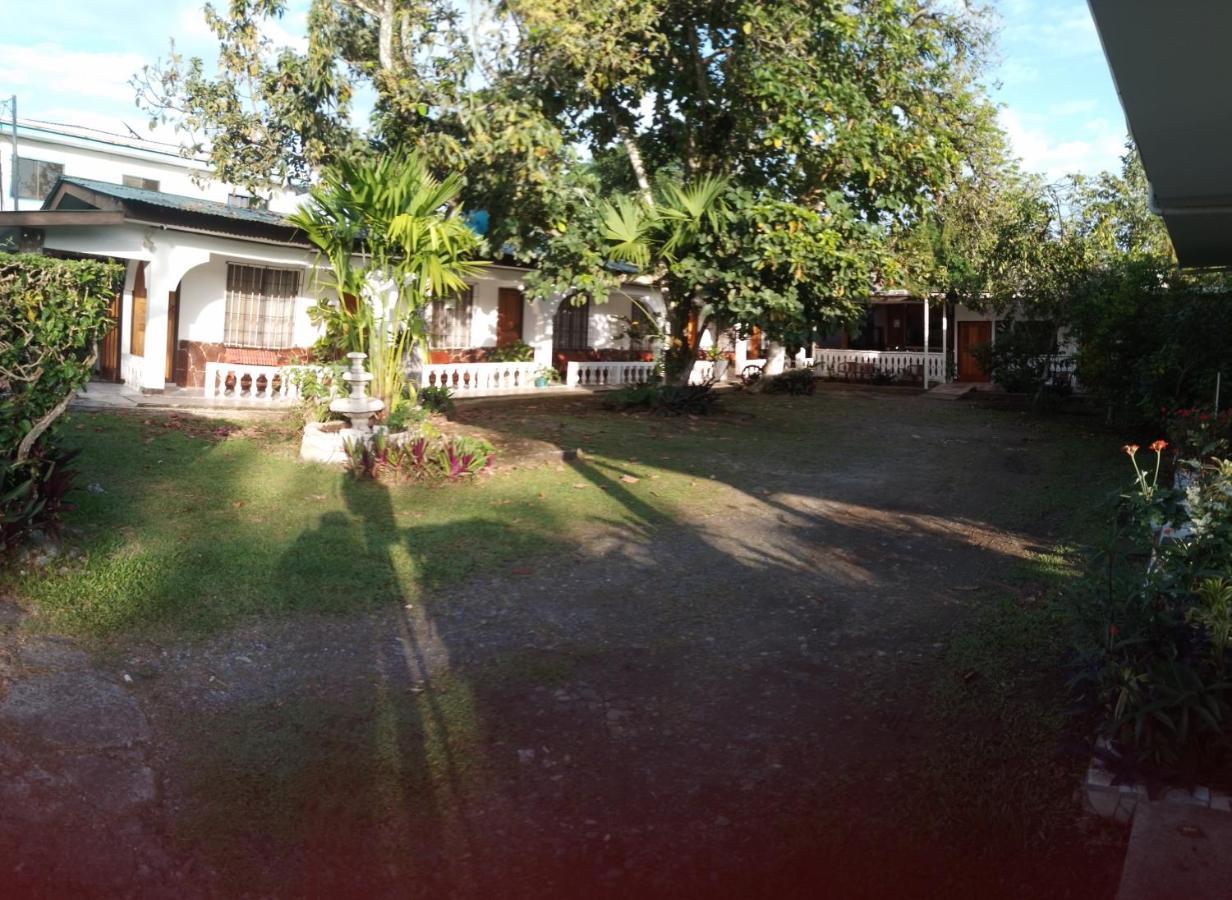 Cabinas Smith Cahuita Bagian luar foto