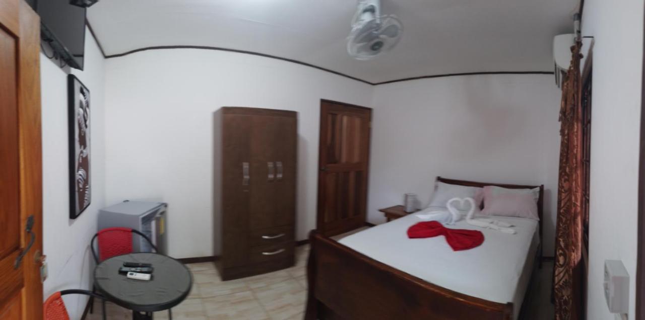Cabinas Smith Cahuita Bagian luar foto