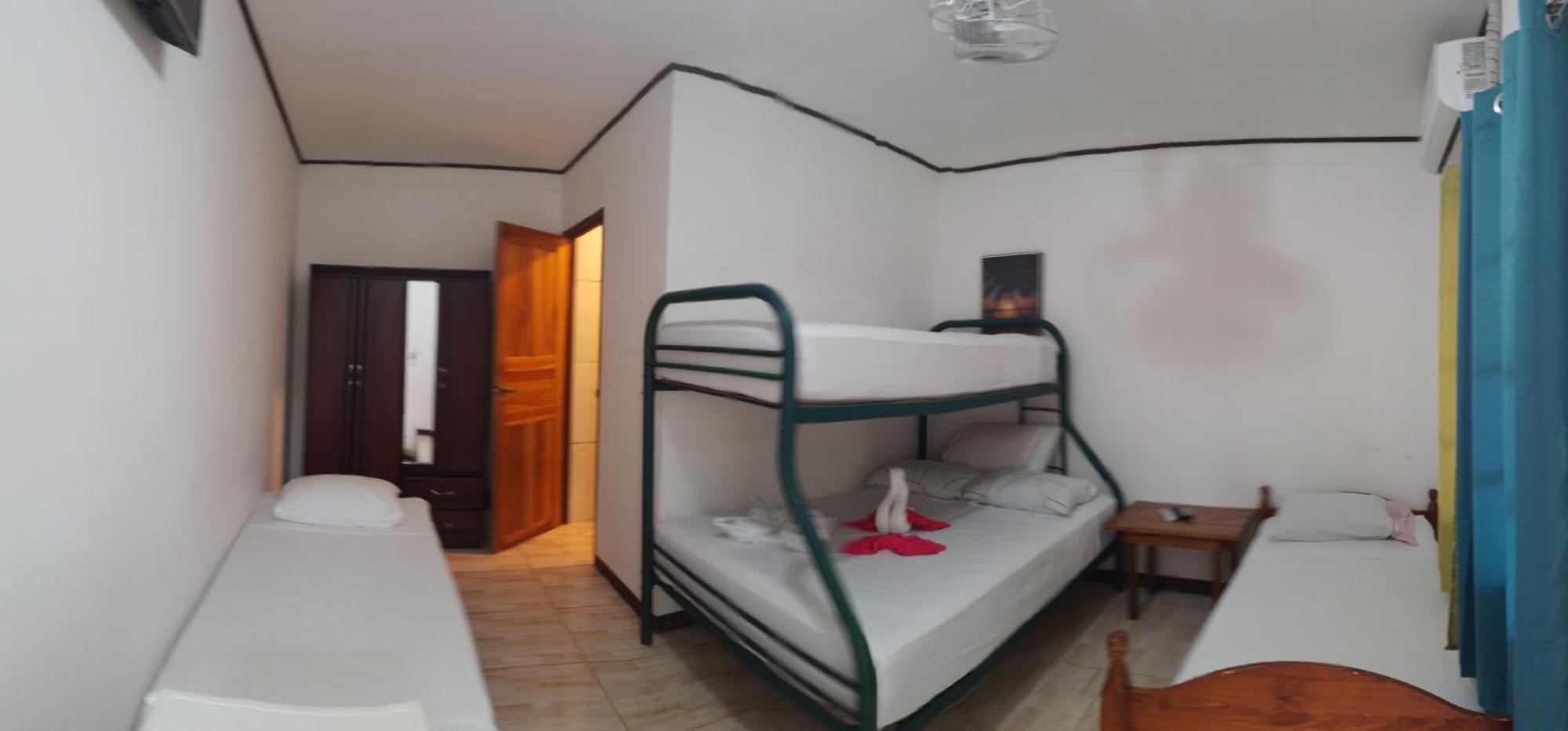 Cabinas Smith Cahuita Bagian luar foto