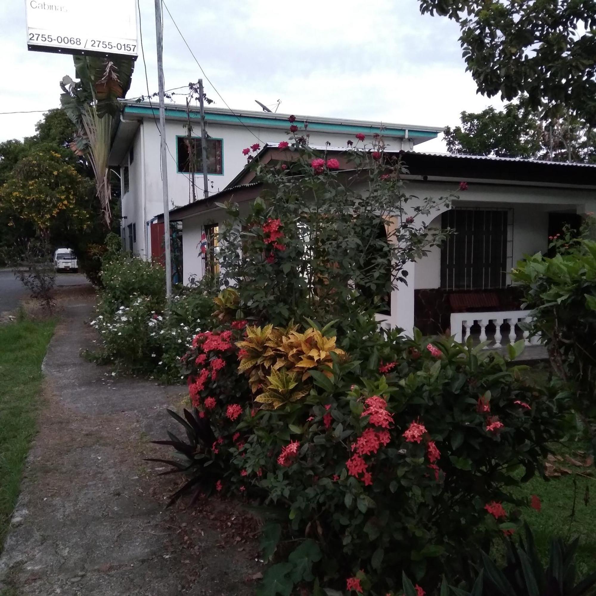 Cabinas Smith Cahuita Ruang foto